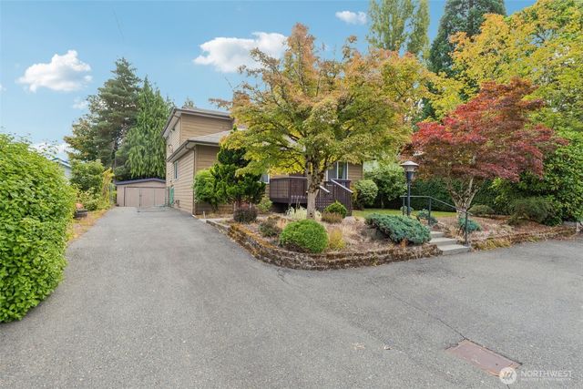 13742 39th Avenue NE, Seattle, WA 98125