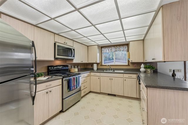 13742 39th Avenue NE, Seattle, WA 98125