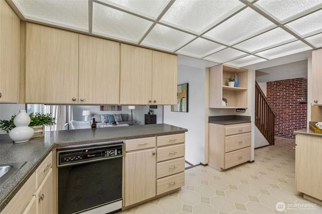 13742 39th Avenue NE, Seattle, WA 98125