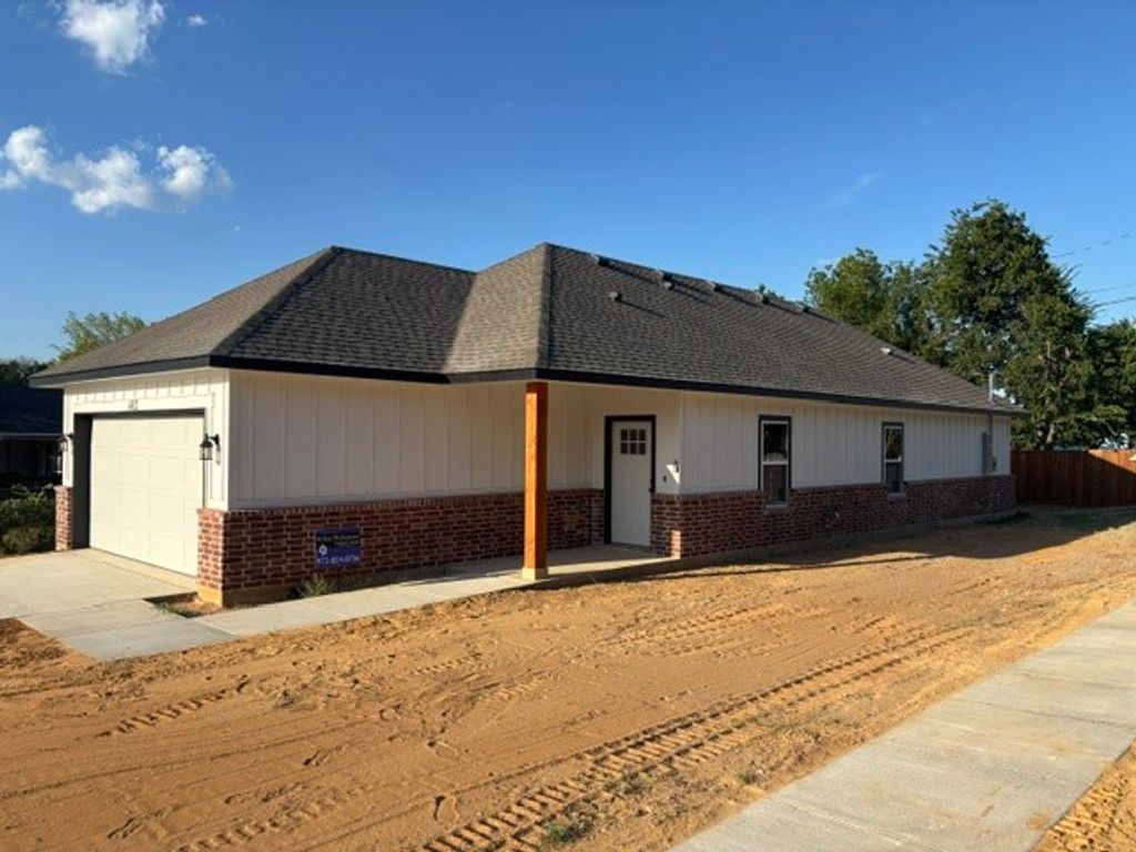 602 N 7TH Street, Midlothian, TX 76065