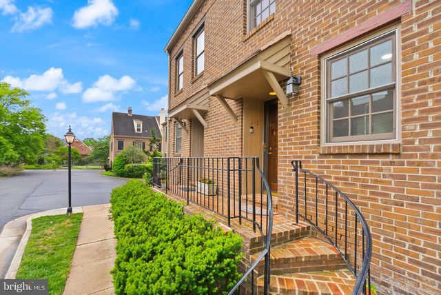 1242 MICHIGAN CT, Alexandria, VA 22314