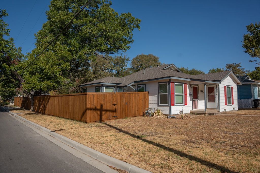 2856 Halbert Street, Fort Worth, TX 76112 — photo 2