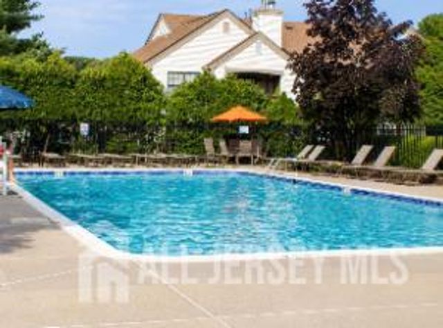 709 Sunshine Court, Sayreville, NJ 08859