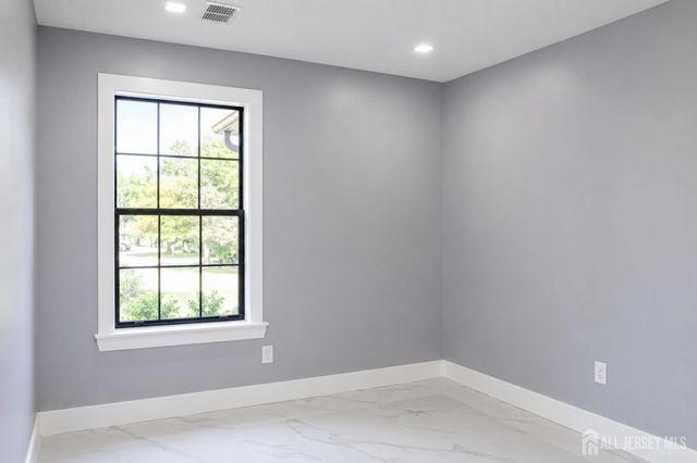 709 Sunshine Court, Sayreville, NJ 08859