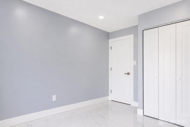 709 Sunshine Court, Sayreville, NJ 08859