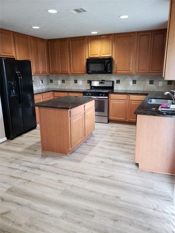 29314 Legends Bluff Drive, Spring, TX 77386