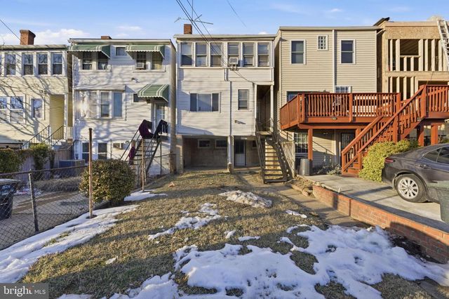 824 EMERSON ST NW, Washington, DC 20011