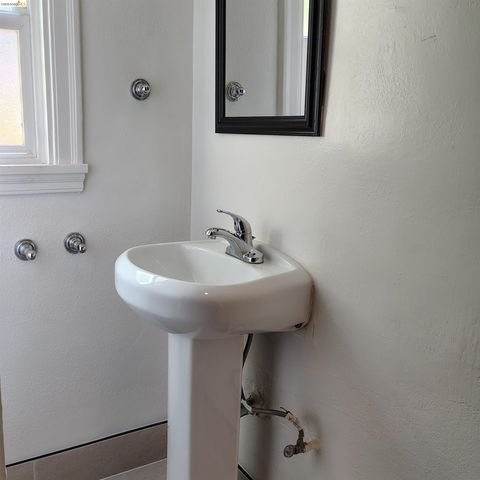 2684 73rd Avenue 2, Oakland, CA 94605