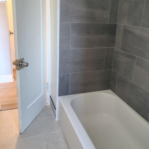 2684 73rd Avenue 2, Oakland, CA 94605