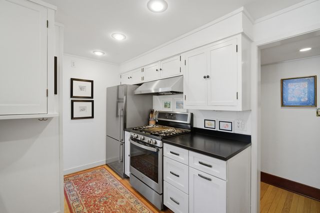 1184 Wade Street, Highland Park, IL 60035