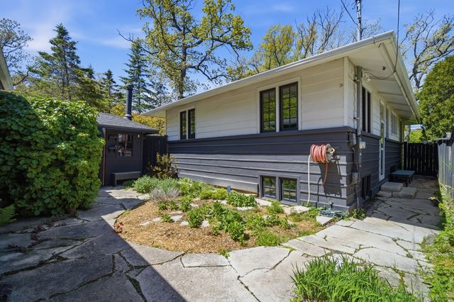 1184 Wade Street, Highland Park, IL 60035