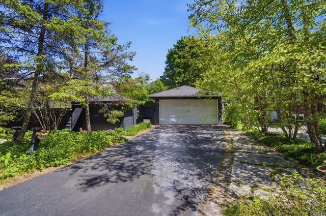 1184 Wade Street, Highland Park, IL 60035