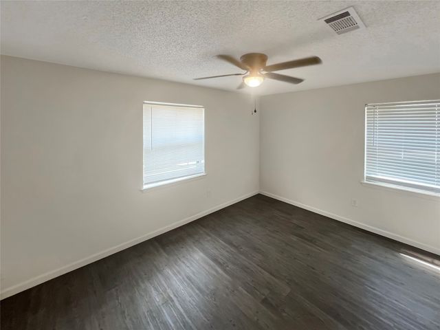 3008 Farrell Lane, Fort Worth, TX 76119
