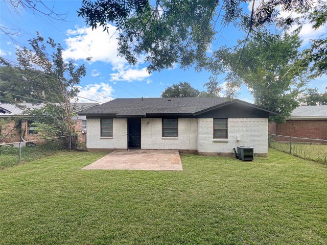 3008 Farrell Lane, Fort Worth, TX 76119