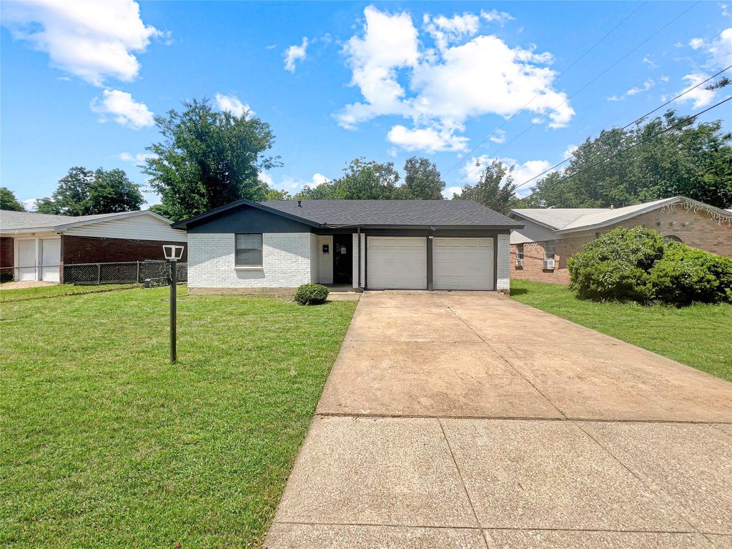 3008 Farrell Lane, Fort Worth, TX 76119