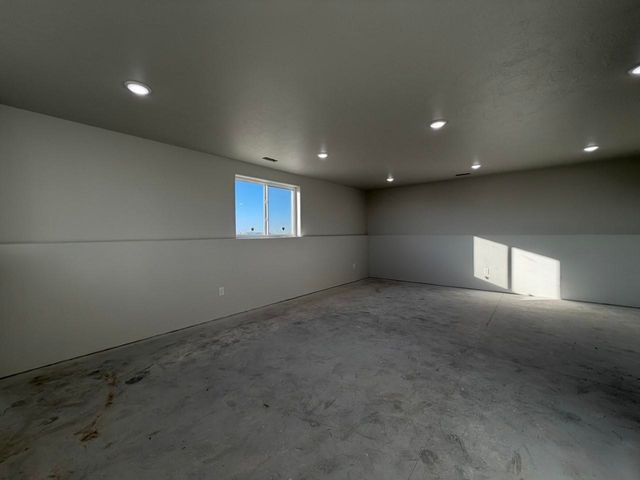 3809 Grayson Drive, Burlington, ND 58722