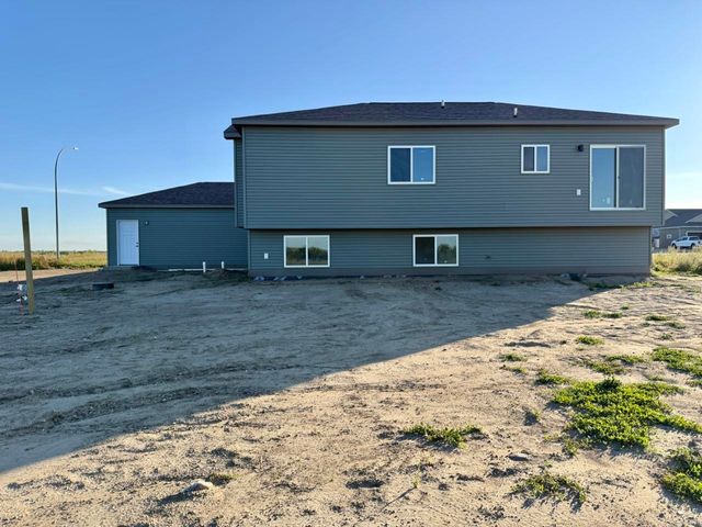 3809 Grayson Drive, Burlington, ND 58722