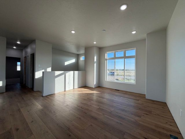 3809 Grayson Drive, Burlington, ND 58722