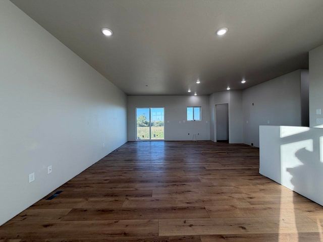 3809 Grayson Drive, Burlington, ND 58722
