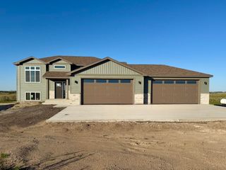 3809 Grayson Drive, Burlington, ND 58722