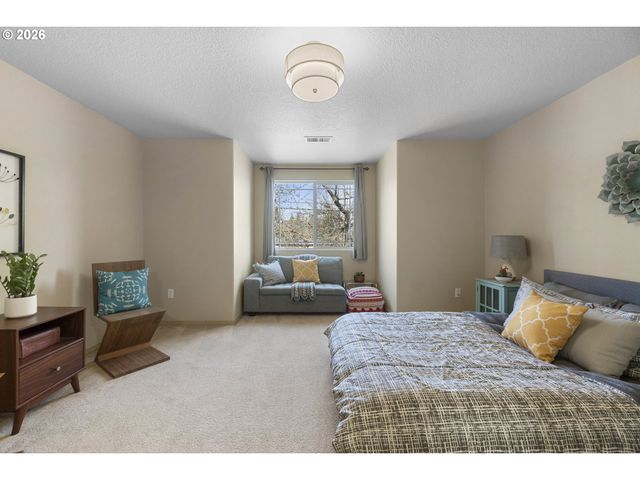 9304 N RICHMOND Ave, Portland, OR 97203