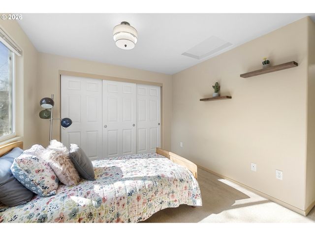 9304 N RICHMOND Ave, Portland, OR 97203