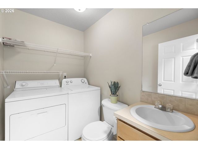 9304 N RICHMOND Ave, Portland, OR 97203