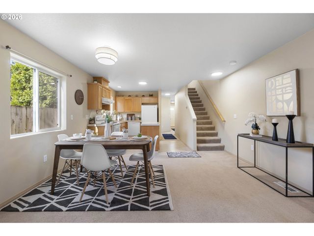 9304 N RICHMOND Ave, Portland, OR 97203