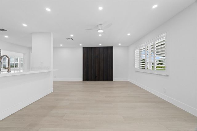 1304 SW 23rd Street, Boynton Beach, FL 33426