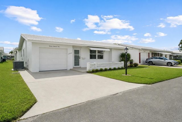 1304 SW 23rd Street, Boynton Beach, FL 33426