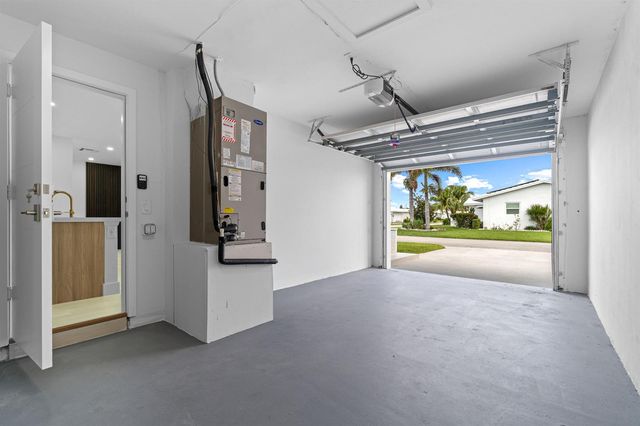 1304 SW 23rd Street, Boynton Beach, FL 33426