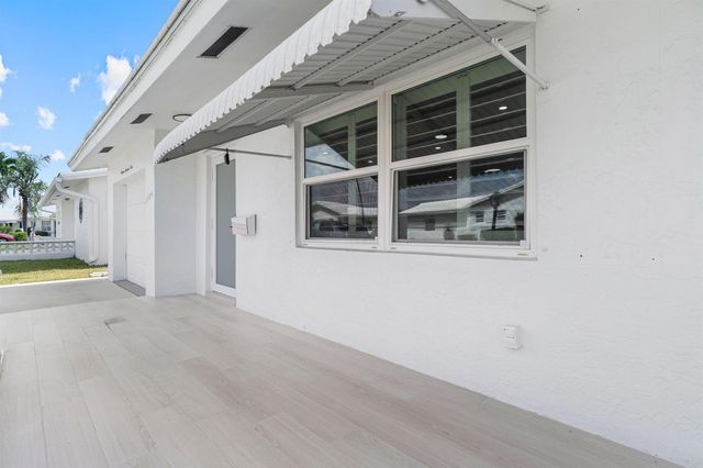 1304 SW 23rd Street, Boynton Beach, FL 33426