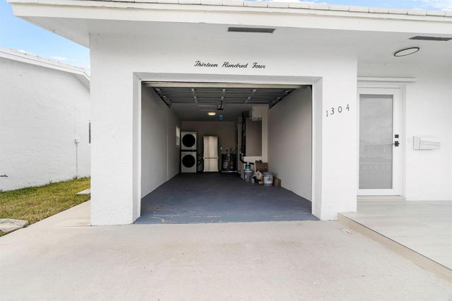 1304 SW 23rd Street, Boynton Beach, FL 33426