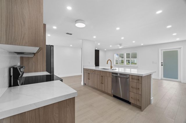 1304 SW 23rd Street, Boynton Beach, FL 33426