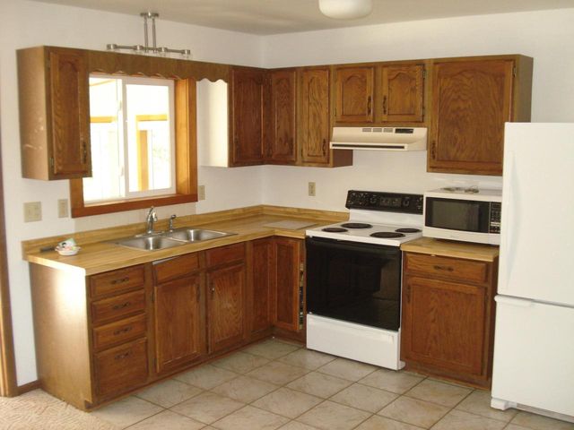 500 S TOWNLINE ROAD, Wautoma, WI 54982