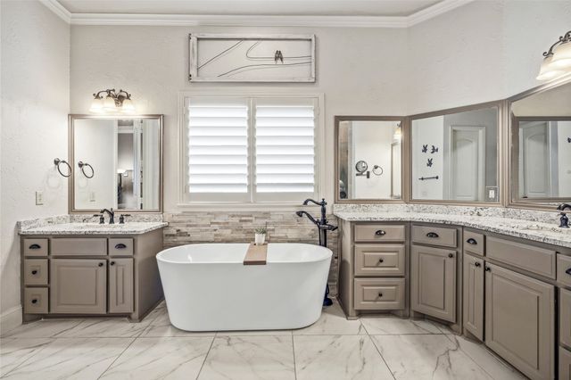 3304 Twin Lakes Drive, Celina, TX 75078