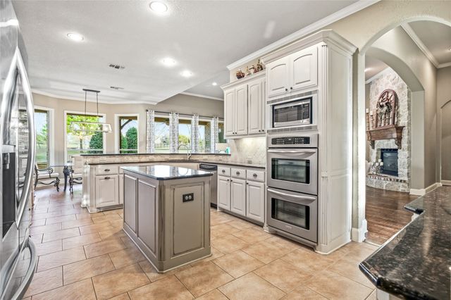 3304 Twin Lakes Drive, Celina, TX 75078