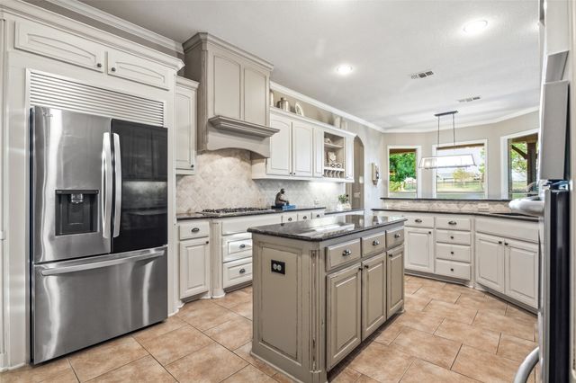 3304 Twin Lakes Drive, Celina, TX 75078