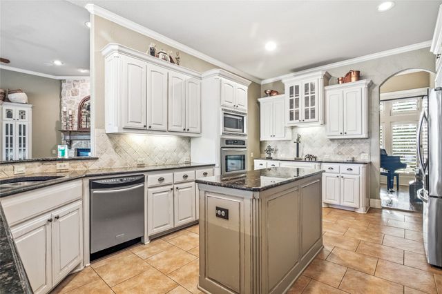 3304 Twin Lakes Drive, Celina, TX 75078