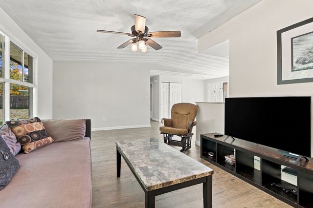 5 Judith Rd, Chelmsford, MA 01824