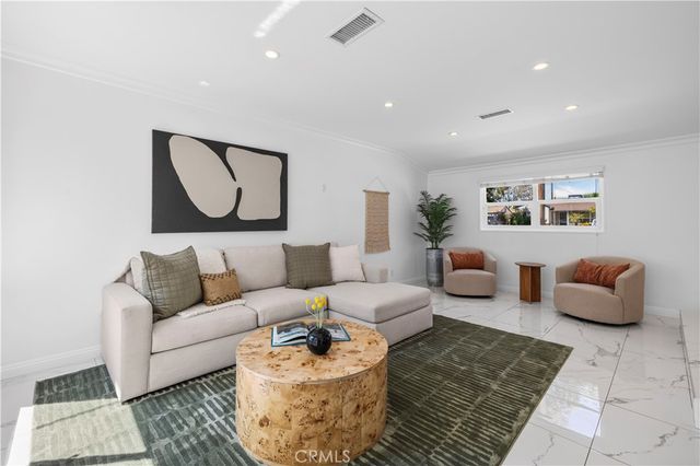 1320 N Catalina, Burbank, CA 91505