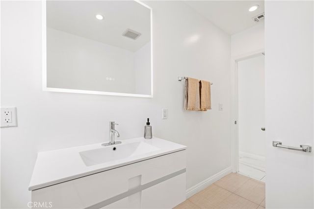 1320 N Catalina, Burbank, CA 91505