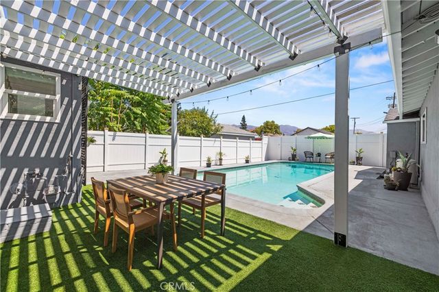 1320 N Catalina, Burbank, CA 91505