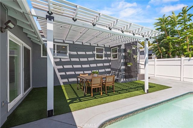 1320 N Catalina, Burbank, CA 91505