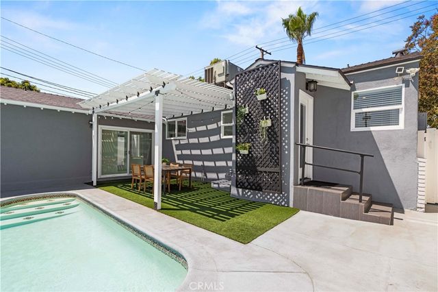 1320 N Catalina, Burbank, CA 91505