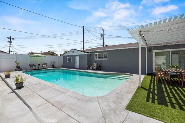 1320 N Catalina, Burbank, CA 91505