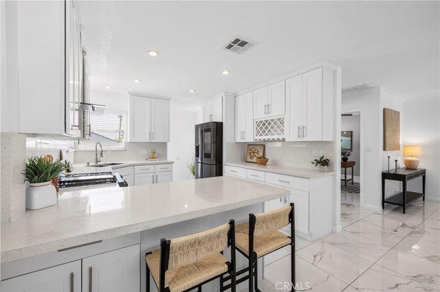 1320 N Catalina, Burbank, CA 91505