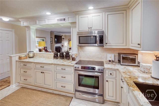 6808 LaRoche Avenue 4, Savannah, GA 31406
