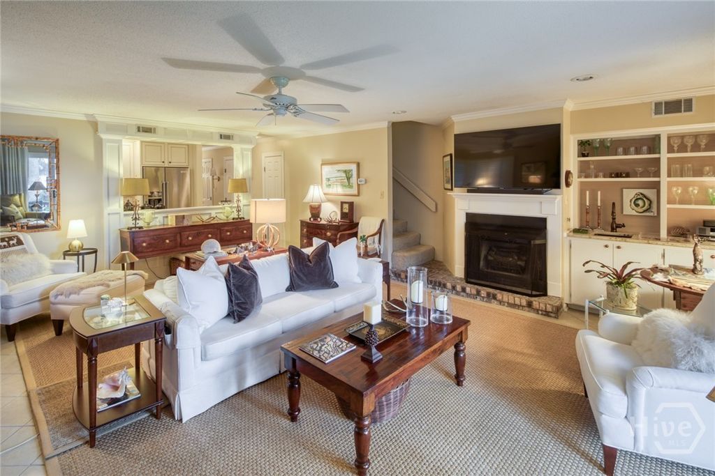 Image 14 of property listing at 6808 LaRoche Avenue 4, Savannah, GA 31406