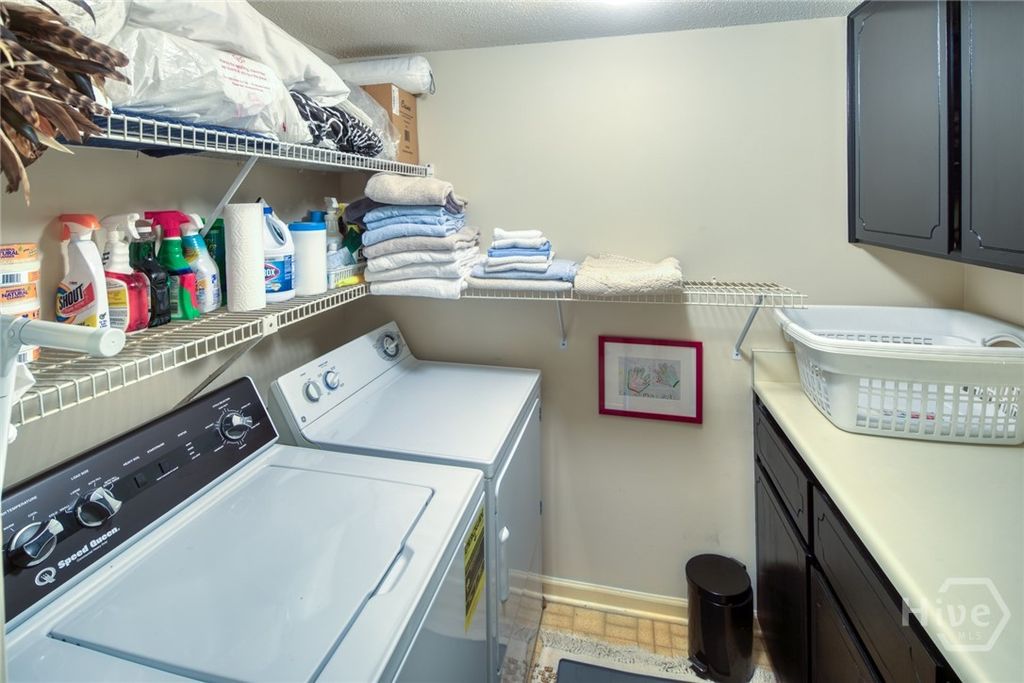 Image 18 of property listing at 6808 LaRoche Avenue 4, Savannah, GA 31406